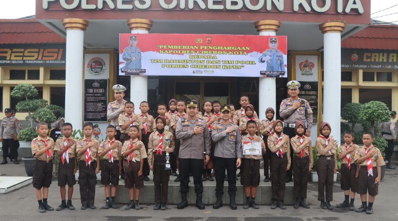 Kapolres Cirebon Kota Berikan Apresiasi  Kepada Tim Badminton dan Tim Pocil