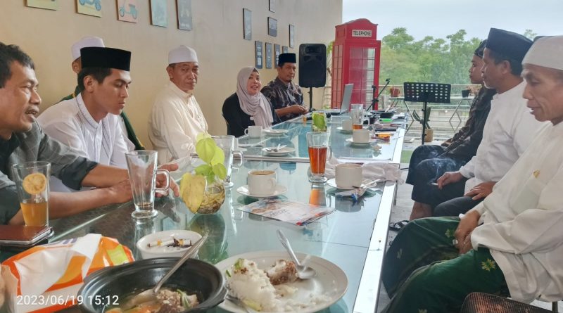 Sosialisasi PT Amera Mekkah Dengan Para Ustad di D’lokalee Cafe Cimelati