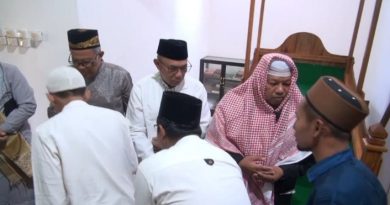 Momen Lebaran Wabup Muh Rusli : Salat Ied, Berqurban Sapi dan Ziarah Makam Orang Tua