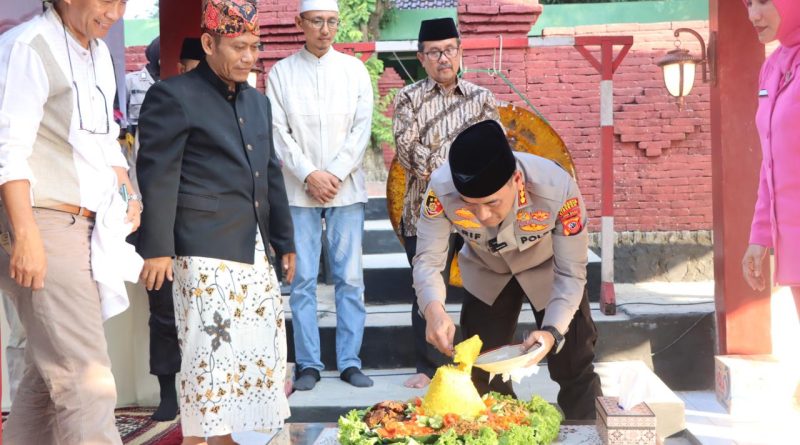 Peduli Warisan Budaya, Polresta Cirebon Resmikan Revitalisasi Situs Mbah Kuwu Sangkan