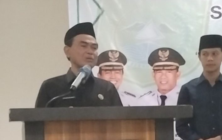 Buka Bimtek Peningkatan Kualitas SDM Para RT, Bupati Zairullah Azhar Akan Naikan Insentif RT.