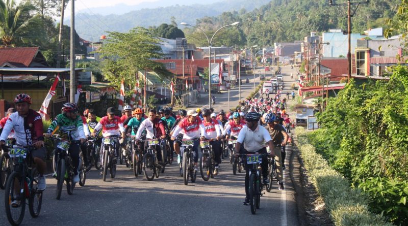 Gowes Mewarnai HUT RI Yang Ke-78 Di Morowali,Bupati,Dandim 1311 Dan Polres Menyusuri Rute Menarik