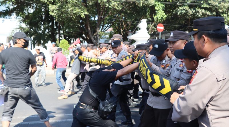 Polres Cirebon Kota Gelar Simulasi Sispamkota Menghadapi Tahapan Pemilu 2024