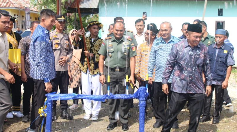 Dandim 1311/Mrw  Bersama Bupati Morowali Resmikan Penyediaan Air Bersih SPAM IKK