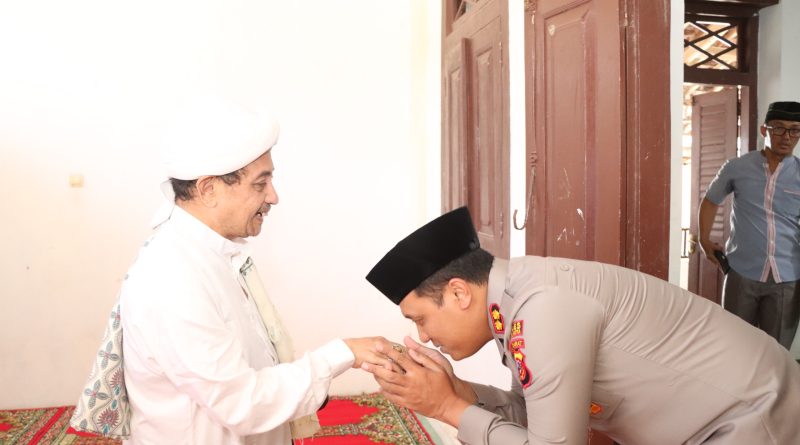 Jalin Silaturahmi, Kapolres Cirebon Kota Kunjungi Pondok Pesantren Benda Kerep