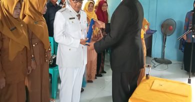 Camat Kubu Dr.Syafrijal S.Ag  Lantik PJ Kepenghuluan Teluk Piyai Pesisir.