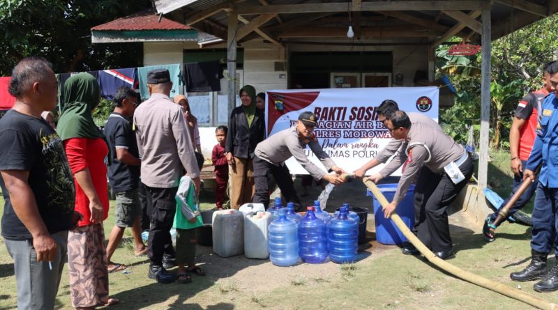 HUT.Humas Polri Ke-72: Polres Morowali Salurkan Air Bersih Ke Rumah Warga Yang Terkena Dampak Krisis Air Akibat Musim Kemarau