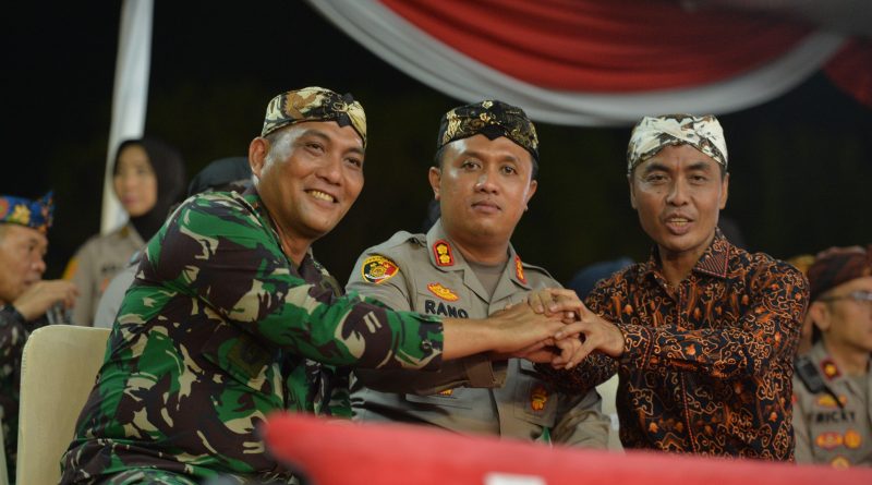 Kapolda Jabar dan Pangdam III/Siliwangi Hadiri Panggung Hiburan Rakyat TNI-POLRI