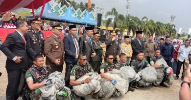 Upacara Peringatan HUT. ke 78 TNI Berlangsung Di Lapangan Sangiang Kinambuka Bungku Tengah