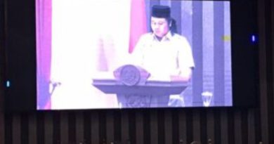 Politisi Senior Partai Amanat Nasional Demokrat Berikan Pandangan Umum Pada Rapat Paripurna Bahas RAPBD TA 2024