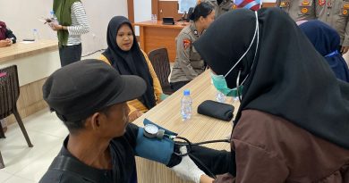 Bakkes,Baksos Dan Penanaman Pohon Dalam Rangka Rakorbin SDM Dan PNS Polri Berjalan Sukses Di Polres Morowali