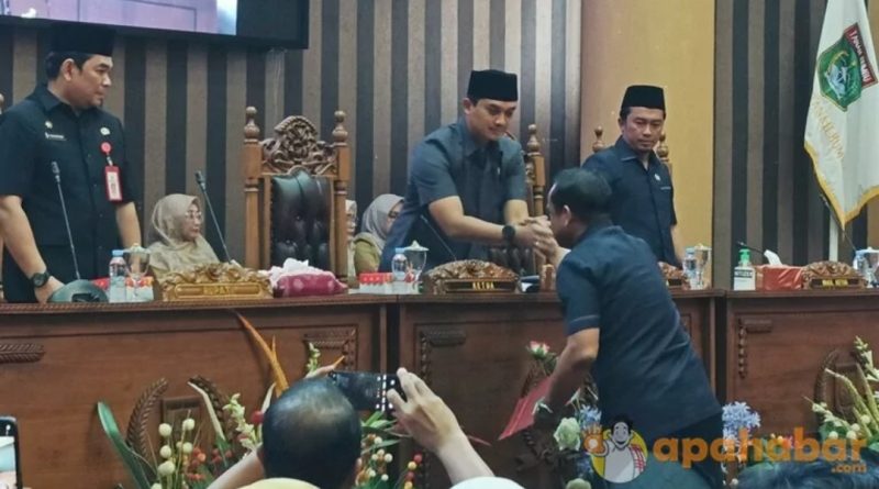 DPRD Tanah Bumbu Gelar Rapat Paripurna, Dorong Peningkatan Pelayanan Air Bersih dan Pendapatan Daerah”