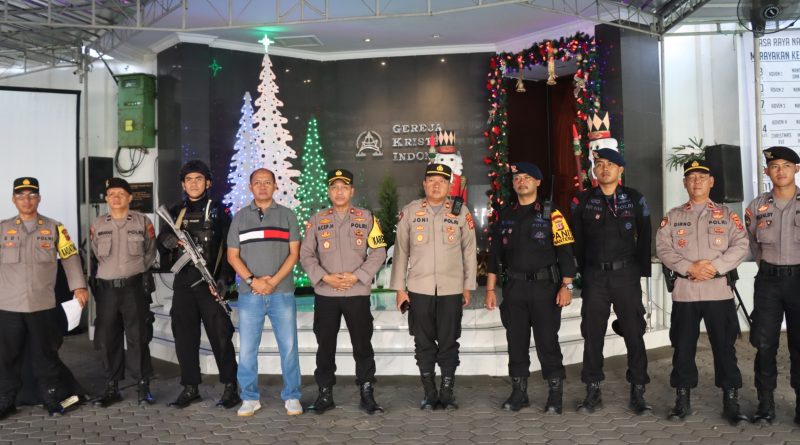 Pastikan Keamanan Saat Ibadah Natal, Polres Cirebon Kota dan Sat Brimob Polda Jabar Lakukan Sterilisasi Gereja