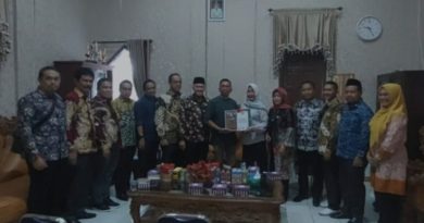 Kunjungan Rombongan DPRD Tanah Bumbu ke DPRD Kapuas: Dialog Konstruktif untuk Peningkatan Kinerja Legislatif