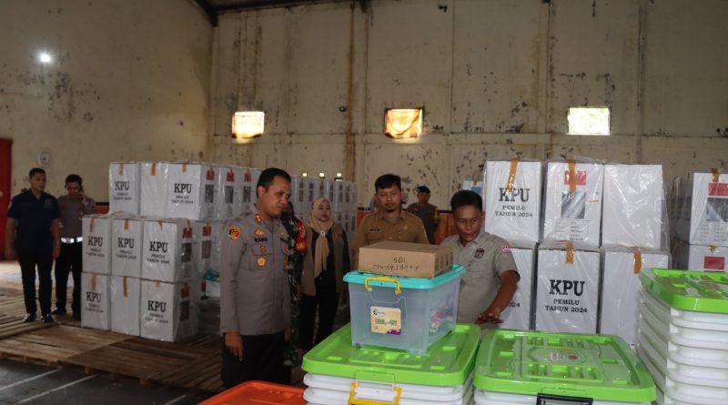 Kapolres Cirebon Kota Kembali Cek Kesiapan dan Keamanan Gudang Logistik PPS Kecamatan Kapetakan