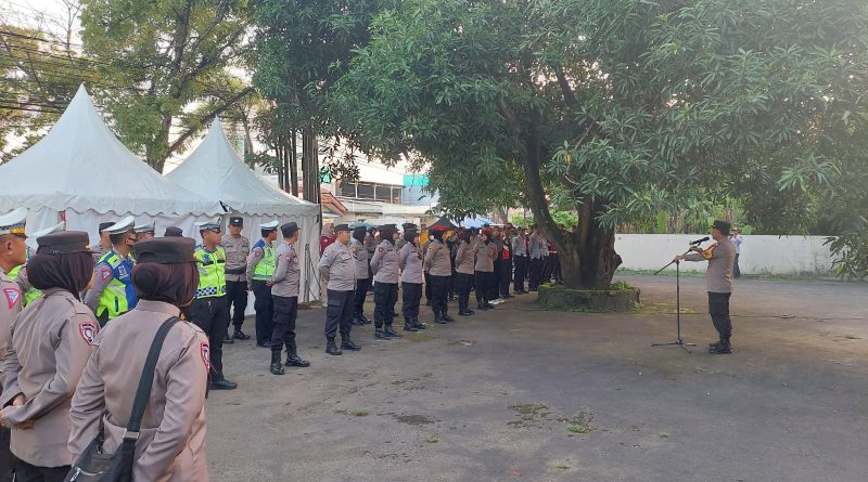 Ratusan Personel Polresta Cirebon Amankan Peringatan Maulid Nabi Khusus Muslimah di Al Bahjah