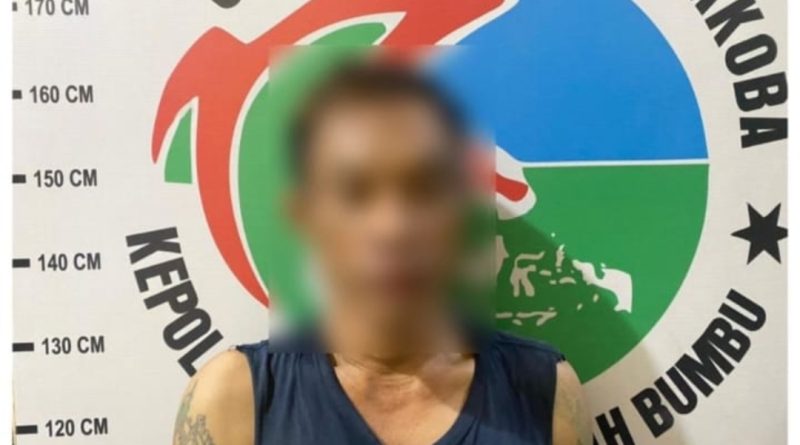 Satresnarkoba Polres Tanah Bumbu Berhasil Mengamankan Tersangka Peredaran Narkoba di Desa Sejahtera: Sabu Seberat 0,75 Gram Disita!”
