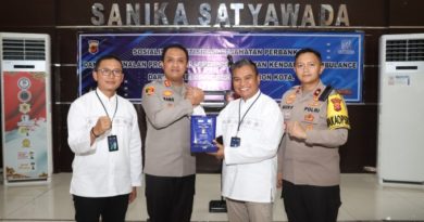 Polres Cirebon Kota Terima Hibah 1 Unit Ambulance Dari Bank BRI