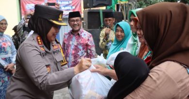 Warga Serbu Bazar Murah Ramadhan Kolaborasi PCNU, Disperdagin, dan Polresta Cirebon