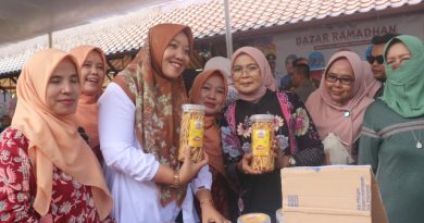 Gelar Bazar Ramadan, Penuhi Kebutuhan Pokok Masyarakat Sekaligus Promosikan Produk UMKM Kabupaten Cirebon