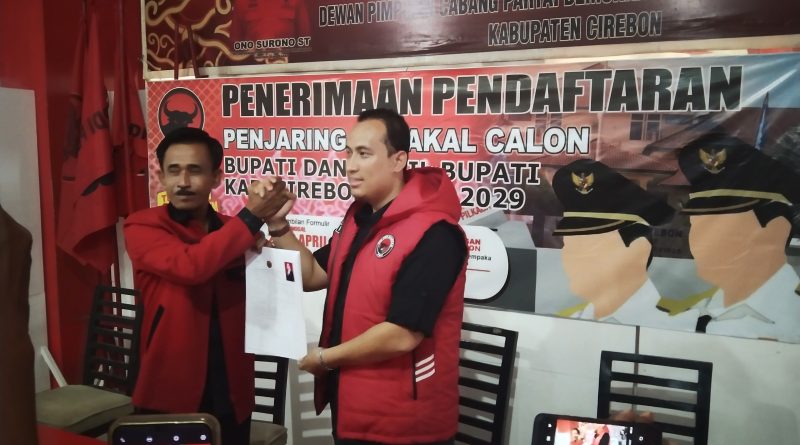 Resmi Yoga Mendaftarkan Dirinya Maju Ikut Cawabup Lewat PDIP