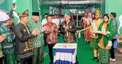 Wakil Ketua DPRD Tanah Bumbu Menyemarakkan Pembukaan Expo Mappandreritasi’e