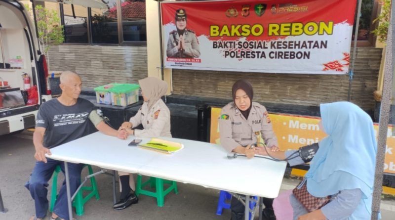 Bakso Rebon Polresta Cirebon Meriahkan Bazar Murah Ramadan