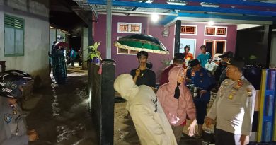 Polres Morowali Bersama  BPBD Morowali Turun Langsung  DiLokasi Banjir Dan Bantu Korban Banjir