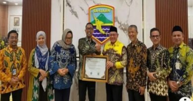 “Kabupaten Kotabaru Raih Penghargaan Prestasi dalam Penyaluran Dana Alokasi Umum (DAU) dan Kredit Usaha Rakyat (KUR) Periode Januari-April 2024”