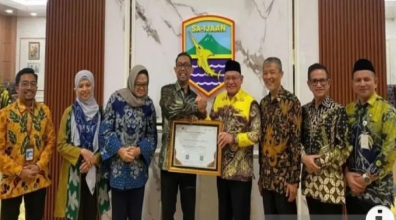 “Kabupaten Kotabaru Raih Penghargaan Prestasi dalam Penyaluran Dana Alokasi Umum (DAU) dan Kredit Usaha Rakyat (KUR) Periode Januari-April 2024”