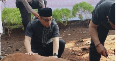 Polres Purwakarta Serahkan Puluhan Hewan Qurban Untuk Masyarakat Dan Pondok Pesantren