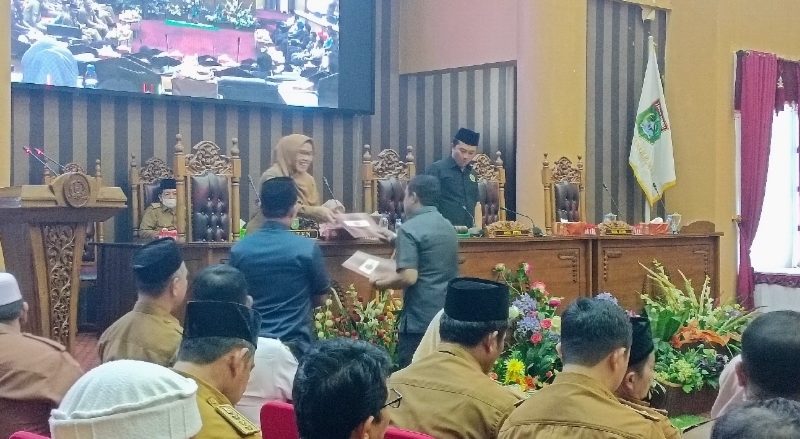 **Paripurna DPRD Fraksi Fraksi Sampaikan Pandangan Umum Terhadap LPJ APBD 2023**