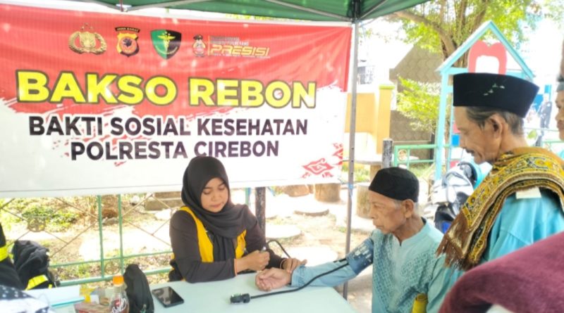 Bakso Rebon Polresta Cirebon Berikan Layanan Pemeriksaan Kesehatan Gratis kepada Masyarakat