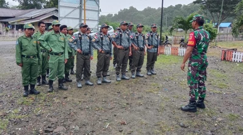 Babinsa Koramil 1311-08/Soyo Jaya Berikan pembinaan Dan  Pelatihan PBB