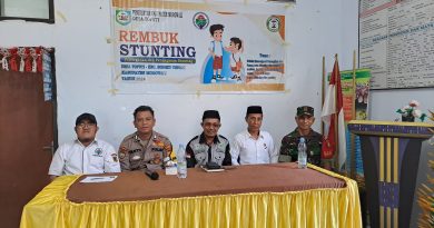 Babinsa  Sertu A.Tarmizi Hadiri Kegiatan Rembuk Stunting di Desa Tofuti