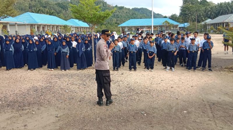 Mencegah Hal Negatif Dikalangan Pelajar Polres Morowali Datangi SMPN 1 Bungku Tengah.