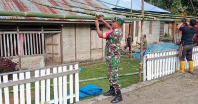 Serka Ramli Mendukung Aktivitas Masyarakat Desa Malino,Bantu Warga Buat Tenda Hajatan