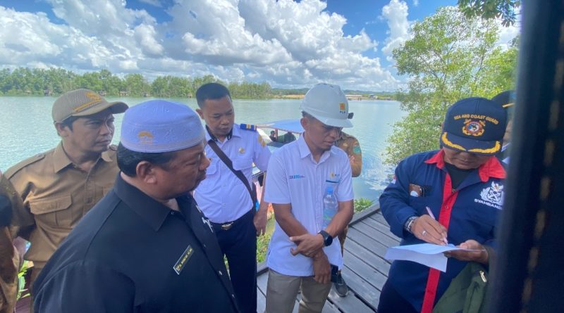 Penantian Panjang Berbuah Hasil:Wakil Bupati Tanah Bumbu Bersama Tim PLN dan KSOP Sorvei Jaringan TM Pulau Burung