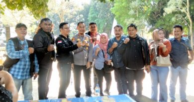 Kapolsek Jonggol Ngopi Bareng Media di Taman Alun-Alun