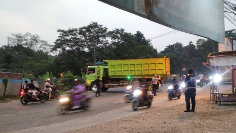 Hasil Pemantauan Ormas BPPKB Banten Banyak Pelanggaran Terkait Mobil Tambang Bermuatan di Atas 8 Ton, Dishub Tutup Mata.