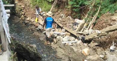 Kurangnya Pengawasan Dinas Pekerjaan Drainase di Negrikaler Menggunakan Batu Bekas