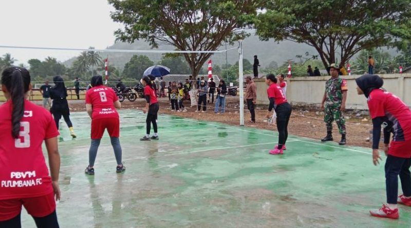 Dalam Rangka HUT Proklamasi RI Yang Ke-72 Serka  Ramli Lakukan Pengamanan Pertandingan Sepak Bola  Dan Voli Antar Desa