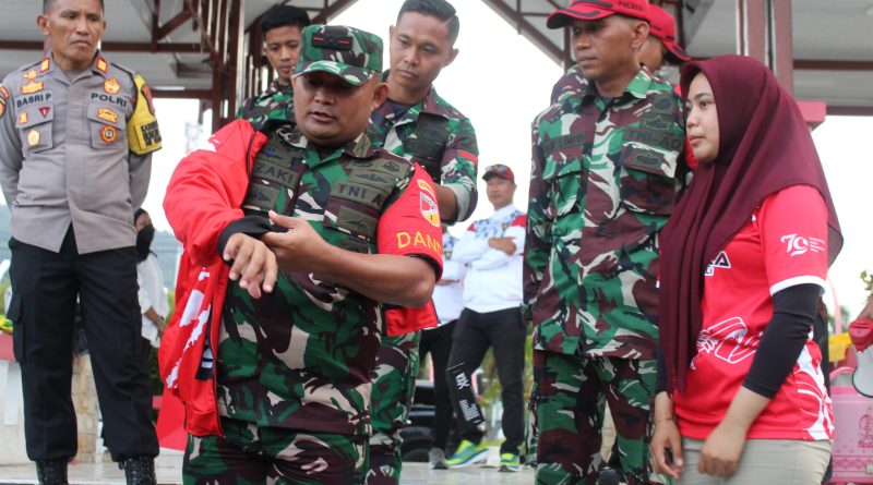 Teriakan Semangat “Yel Yel” Paskibraka Di Depan Dandim 1311/Morowali Letkol Alzaki