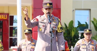 Polres Morowali Gelar Pengamanan kegiatan Penjemputan Bakal Calon Bupati dan Wakil Bupati 2024