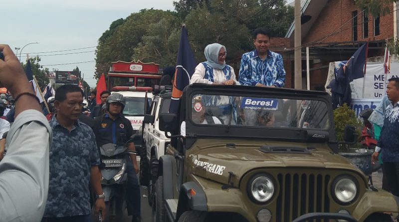 Pasangan Calon Walikota Cirebon Eti Herawati dan Suhendrik Resmi Mendaftar Ke KPU Kota Cirebon