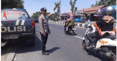 Patroli SPKT Polsek Klangenan Antisipasi Jam Rawan Bubaran Anak Sekolah