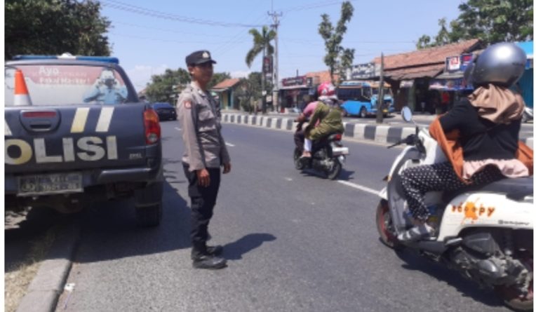 Patroli SPKT Polsek Klangenan Antisipasi Jam Rawan Bubaran Anak Sekolah