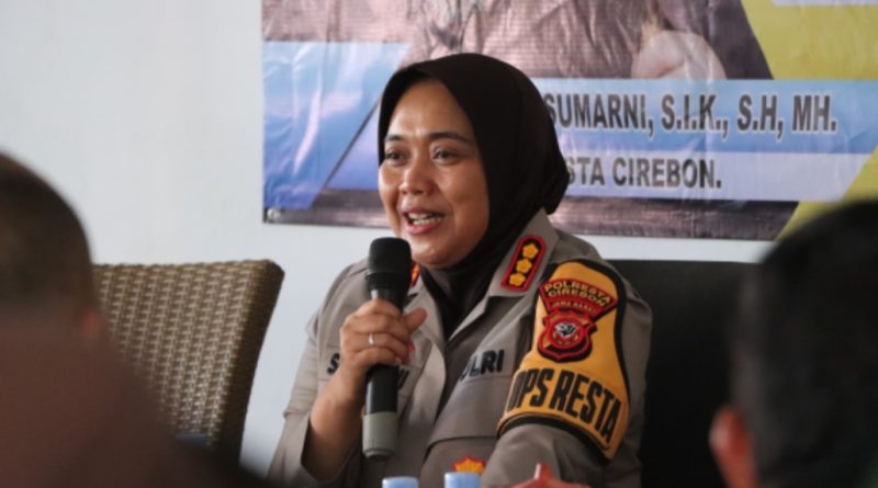 Polresta Cirebon Gelar Jum’at Curhat di Desa Danawinangun dan Desa Kaliwulu