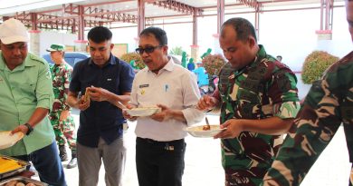 Menyambut HUT TNI Ke 79 OPD Morowali Gelar Kegiatan Makan Gratis Bagi Masyarakat