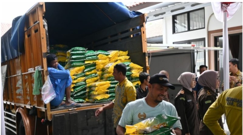 Bazar Sembako Murah, Kejari Kabupaten Cirebon Bantu Kendalikan Inflasi Daerah